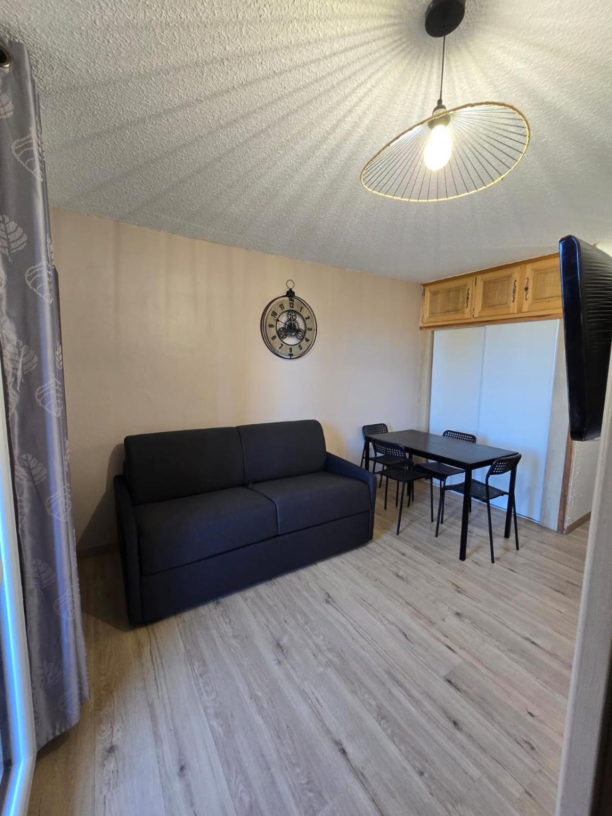 Apartment 1850 4 Personnes Proches Pistes. *